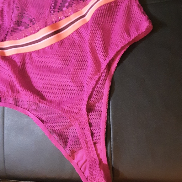 NWOT VICTORIAS SECRET BODYSUIT MEDIUM - Picture 6 of 7